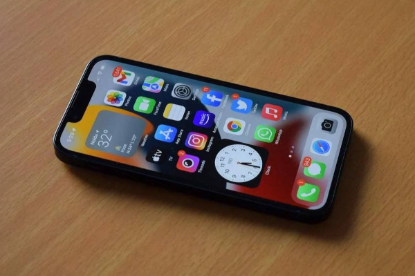 ஐபோன் 14 மற்றும் iOS 16-ல் புதிய அம்சங்களை கொண்டுவரும் ஆப்பிள் | Apple Iphone Get Always On Display Support Ios 16