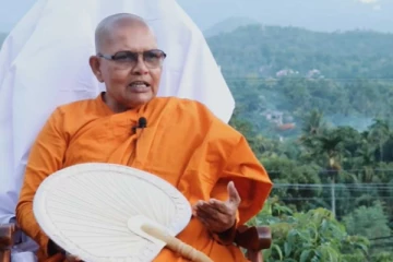 මාස තුනක් ඇතුලත ප්රබලයකු මියයයි. ප්රබල චරිත දෙකක් ලෙඩ ඇඳට, රටම හොල්ලපු පුද්ගලයකුට දරුණු රෝගයක් , ගෝතමී මෙහෙණියගේ අනාවැකි (VIDEO)