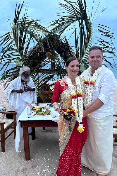 சிவநெறி முறையில் திருமண பந்தத்தில் இணைந்த வெளிநாட்டு ஜோடி(Photos) | Marriage Of A Foreign Couple Shiv Norm System