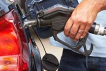 රටපුරා ඉන්ධනහල් 247කින් විශේෂ පිරිසකට ඉන්ධන..