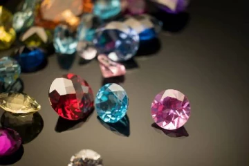 ரத்தினங்கள் மூலம் முழு பலனை அடைவது எப்படி? தவறாக அணிந்தால் பாதிப்பு