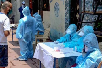 சரியத் தொடங்கும் கொரோனா பாதிப்பு! குறைவடையும் பெண்களின் எண்ணிக்கை