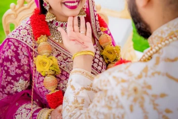 வருங்கால மாமியாருடன் ஓட்டமெடுத்த மாப்பிள்ளை ; ஷாக்கில் மணப்பெண் !