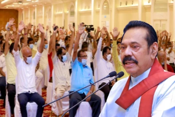 பிரதமர் பதவி விலகக் கூடாது - ஏகமனதாக தீர்மானம் நிறைவேற்றம்