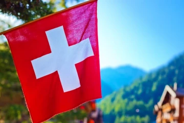 சுவிஸ் செல்லும் பயணிகளுக்கு மகிழ்ச்சி செய்தி! இனி இது கட்டாயமில்லை..