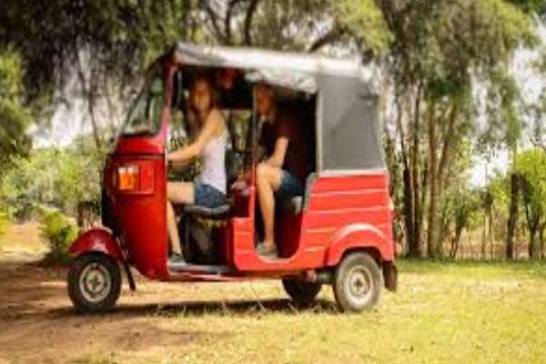 அவுஸ்திரேலிய பெண் ஊடகவியலாளரின் கைப்பை திருட்டு | Australian Female Journalist S Handbag Stolen