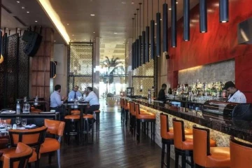 கொழும்பில் நீதிமன்ற உத்தரவை மீறிய உணவகத்திற்கு ஏற்பட்ட நிலை!