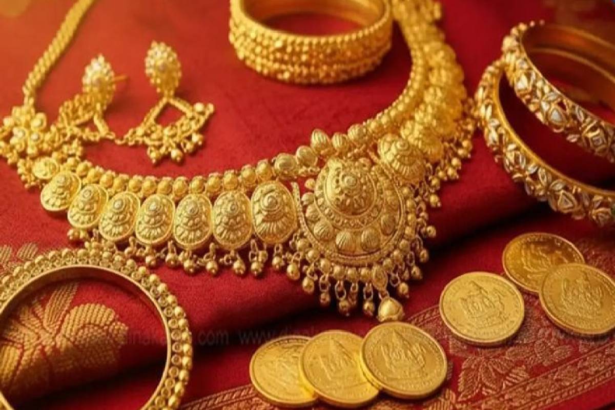 இன்று தங்கம் விலை அதிரடி சரிவு : சவரனுக்கு ரூ.440 குறைவு! | September 17Th Gold And Silver Price In Chennai இன்று தங்கம் விலை அதிரடி சரிவு : சவரனுக்கு ரூ.440 குறைவு! | September 17Th Gold And Silver Price In Chennai