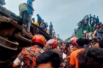 பங்களாதேஷ் ரயில் விபத்தில் பலியானோர் எண்ணிக்கை 17 ஆக உயர்வு