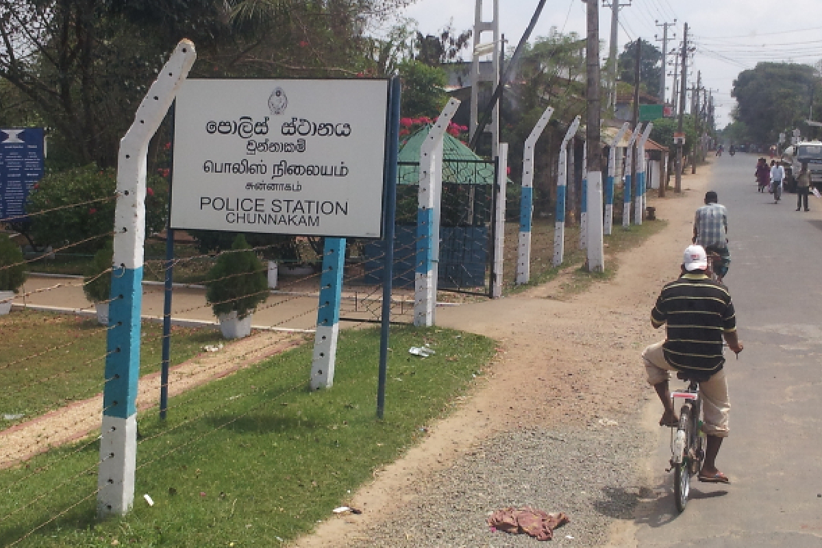 யாழ்ப்பாணத்தில் பல நாள் ஆட்டம் காட்டியவர் சிக்கினார் | A Serial Thief Was Caught In Jaffna யாழ்ப்பாணத்தில் பல நாள் ஆட்டம் காட்டியவர் சிக்கினார் | A Serial Thief Was Caught In Jaffna