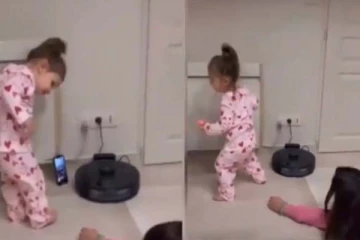 கீழே விழுந்த அம்மா அம்போனு விட்டுவிட்டு குழந்தை செய்த காரியம்! வைரல் காட்சி இதோ