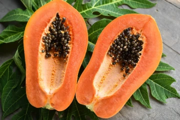 எமனாக மாறும் பப்பாளி பழம் - யாரெல்லாம் சாப்பிட கூடாது தெரியுமா?