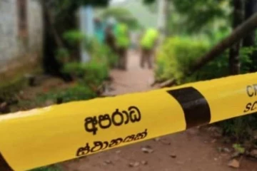 மின் இணைப்பில் விளையாடிக்கொண்டிருந்த குழந்தை... பரிதாபமாக உயிரிழந்த இளம் தாய்!