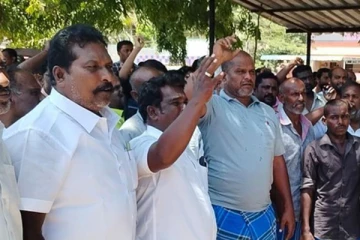 இலங்கையில் இருந்து விடுவிக்கப்பட்ட கடற்றொழிலாளர்கள் தங்கச்சிமடத்தில் ஆர்ப்பாட்டம்