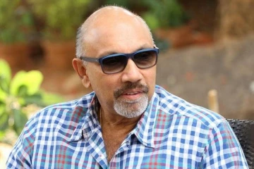 சத்யராஜ் மகளா இது? இப்படி பொம்மை போல இருக்கிறாரே