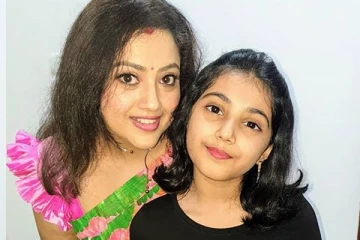 நடிகை மீனாவின் மகளை பார்த்திருப்போம், ஆனால் அவரது கணவரை பாத்துள்ளீர்களா.. இதோ பாருங்க
