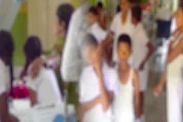 පාසල් සිසුන් විශාල පිරිසක් අසාධ්‍ය තත්ත්වයෙන් රෝහලට... හදිසියේම සිදුවූ දේ මෙන්න.