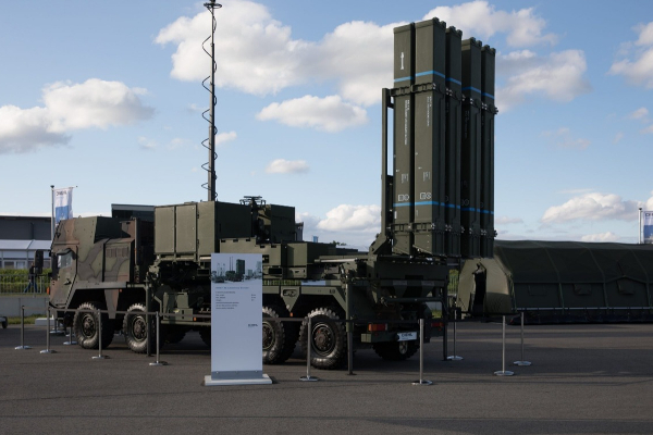 உக்ரைனுக்கு வான் பாதுகாப்பு அமைப்புகளை வழங்கிய முக்கிய நாடு! | Country Provided Air Defense Systems Ukraine