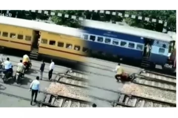ஒரு நொடியில் உயிர் தப்பிய நபர்…பைக்கை தூள்தூளாக்கிய ரயில் - பதற வைக்கும் சிசிடிவி காட்சி!