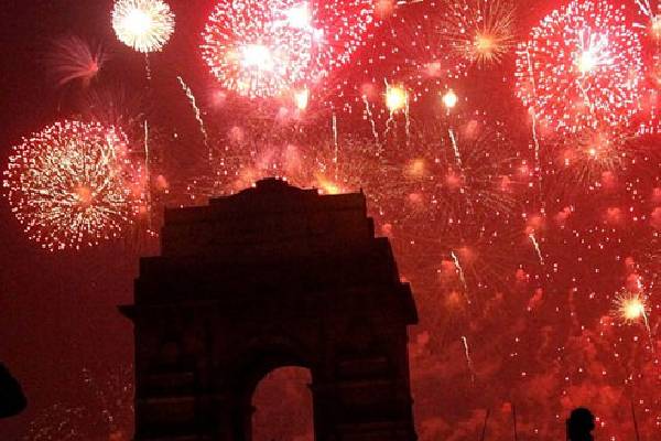 டெல்லியில்  5வது ஆண்டாக பட்டாசு வெடிக்க ஜனவரி 1 வரை தடை | Firecracker Ban In Delhi For 5Th Consecutive Year