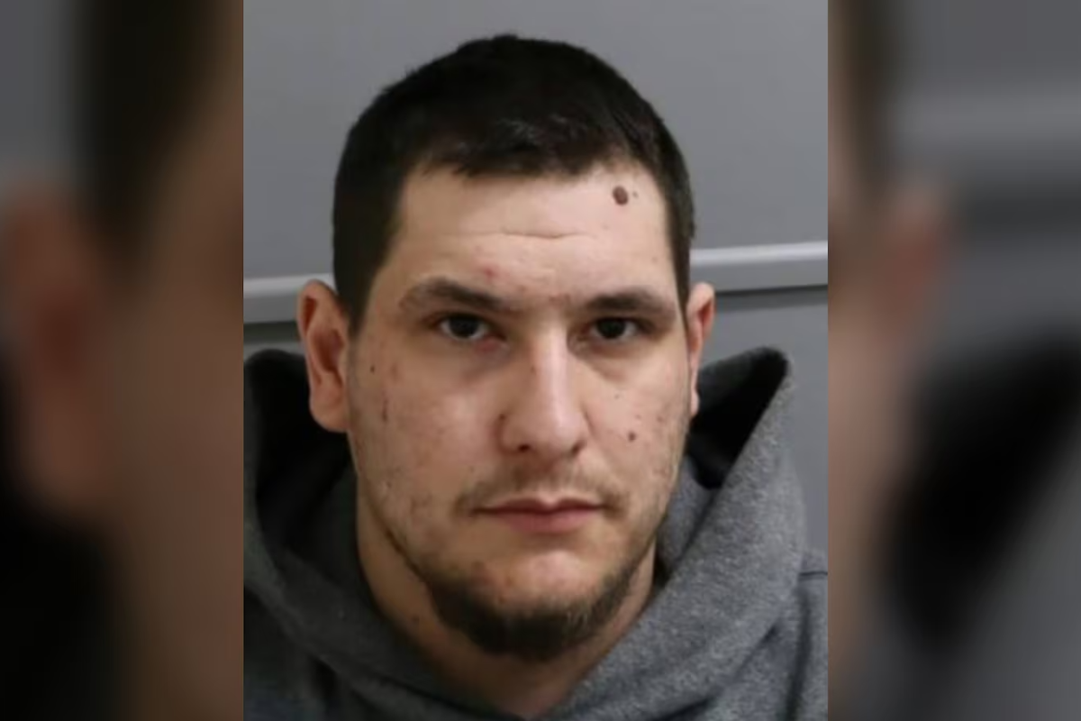 கனடாவில் கார் கொள்ளையுடன் தொடர்புடைய இளைஞர் கைது | Nb Rcmp Arrest Wanted Man Accused Of Assault கனடாவில் கார் கொள்ளையுடன் தொடர்புடைய இளைஞர் கைது | Nb Rcmp Arrest Wanted Man Accused Of Assault