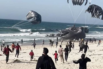 காசாவில் அமெரிக்க பாரசூட் திறக்காததால் 5 பேர் பலி