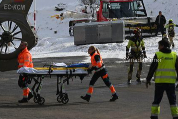 ஸ்கி லிப்ட் விபத்து: 13 வயது மாணவி உயிரிழப்பு | Girl Critically Injured At Western Quebec Ski Hill ஸ்கி லிப்ட் விபத்து: 13 வயது மாணவி உயிரிழப்பு | Girl Critically Injured At Western Quebec Ski Hill