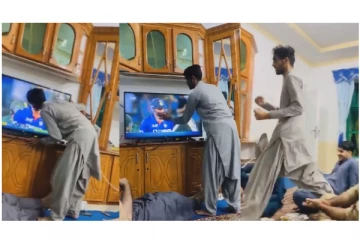 பாகிஸ்தானை தோற்கடித்த இந்தியா -  ஹர்திக் பாண்டியாவிற்கு முத்தம் கொடுத்த ஆப்கானிஸ்தானியர்..!