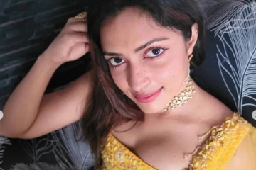 குளோசப் செல்ஃபியில் இப்படியொரு போஸ்!! நடிகை அமலாபால் வெளியிட்ட புகைப்படம்..