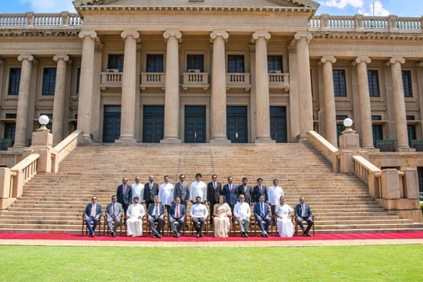 நிறைவேற்றதிகார ஜனாதிபதி முறை நிச்சயமாக ஒழிக்கப்படும் : பிரதமர் ஹரிணி உறுதி | Sl Executive Presidential System Must Be Abolished நிறைவேற்றதிகார ஜனாதிபதி முறை நிச்சயமாக ஒழிக்கப்படும் : பிரதமர் ஹரிணி உறுதி | Sl Executive Presidential System Must Be Abolished