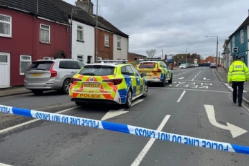 பிரித்தானியாவில் சாலை விபத்து: 4 பேர் உயிரிழப்பு