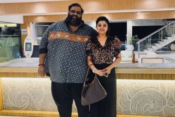 முதல் திருமண நாளை அழகாக கொண்டாடிய ரவீந்தர்-மகாலட்சுமி- அழகிய போட்டோவுடன் போட்ட பதிவு