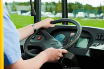 சாரதி அனுமதிப்பத்திரம் இன்றி மதுபோதையில் பஸ்ஸை செலுத்திய நபர்!