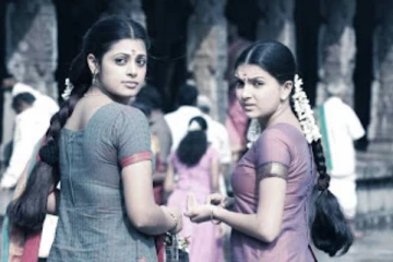 ஈரம் பட புகழ் நடிகை சிந்து மேனனா இது, 3 குழந்தை என உடல்எடை போட்டு அடையாளமே தெரியலையே?- லேட்டஸ்ட் குடும்ப போட்டோ