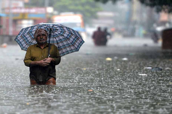 தென் மாவட்டங்களில் மீண்டும் மிரட்ட வரும் கனமழை - 3 நாட்களுக்கு கவனமா இருங்க! - தமிழ்நாடு