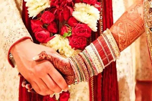 கருவில் இருக்கும் போது நிச்சயிக்கப்படும் திருமணம்! வினோதமான நிகழ்வு | Girl Married Two Brothers Viral News