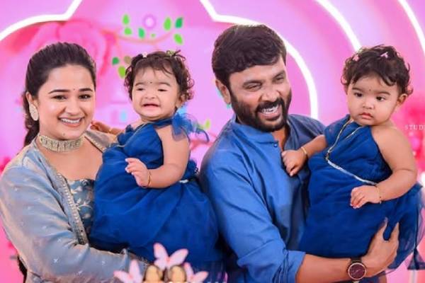 கோலாகலமாக நடந்த சினேகன்-கன்னிகா மகள்களின் பிறந்தநாள் கொண்டாட்ட போட்டோஸ் | Snekan Kannika Daughters Birthday Celebration