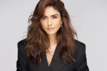 நடிகை மிருனாள் தாகூர் அழகிய போட்டோஷூட்