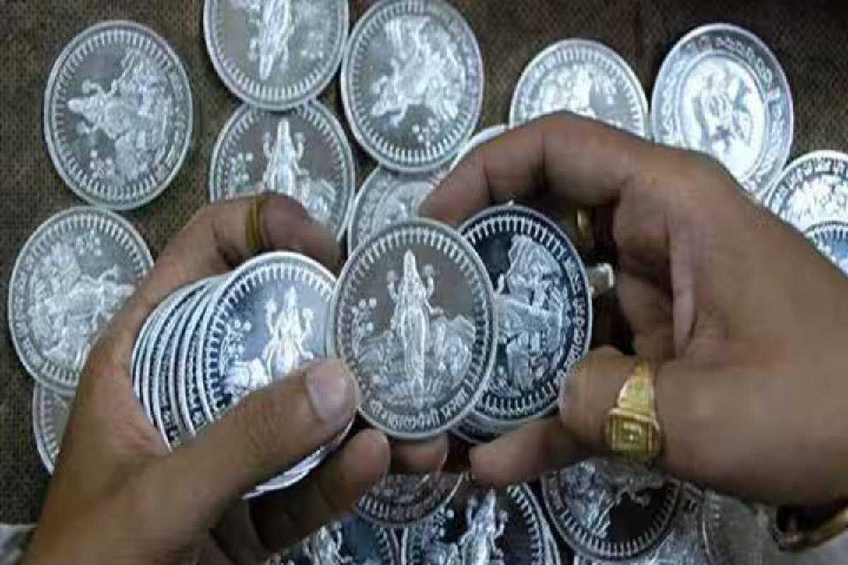 செல்வ செழிப்பு பெருகணுமா? இந்த பொருட்களில் ஒன்றை வீ்ட்டில் வைத்து பாருங்க! | Which Things Keep At Home For Wealth Vastu Tips செல்வ செழிப்பு பெருகணுமா? இந்த பொருட்களில் ஒன்றை வீ்ட்டில் வைத்து பாருங்க! | Which Things Keep At Home For Wealth Vastu Tips