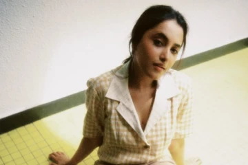 நடிகை பிரியங்கா மோகன் ட்ரெண்டி போட்டோஷூட்