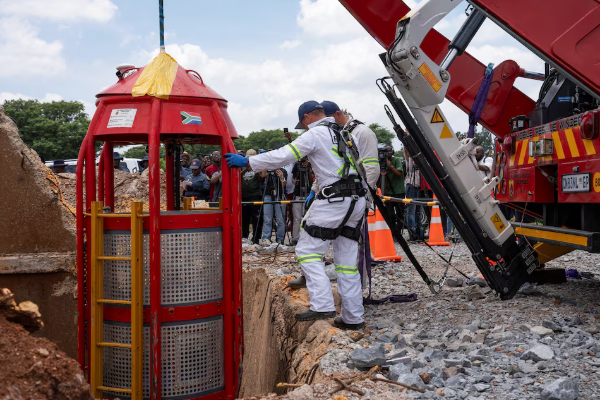 சுரங்கத்தில் விஷவாயு கசிந்ததில் 37 தொழிலாளா்கள் பலி | 37 Workers Killed In Toxic Gas Leak At Mine சுரங்கத்தில் விஷவாயு கசிந்ததில் 37 தொழிலாளா்கள் பலி | 37 Workers Killed In Toxic Gas Leak At Mine