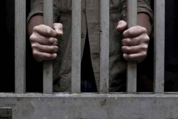 சிறையில் அடைக்கப்பட்ட 300 பட்டதாரிகள்! | 300 Graduates Jailed Srilanka