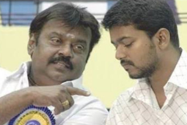 விஜயகாந்தை சந்தித்து பூக்கொந்து அளித்த நடிகர் விஜய்! இணையத்தில் வைரலாகும் போட்டோ