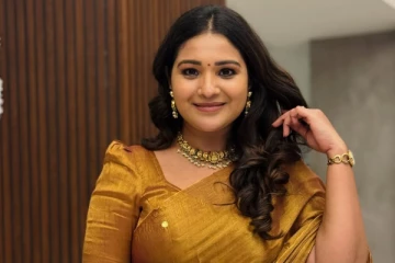 பாண்டியன் ஸ்டோர்ஸ் சீரியல் நடிகை சரண்யாவின் லேட்டஸ்ட் போட்டோஷூட்...