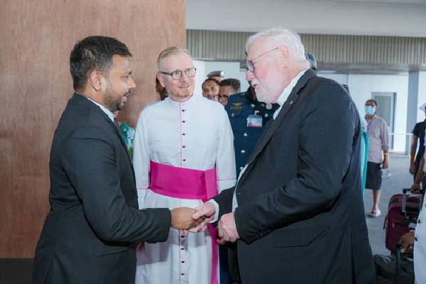 வத்திக்கான் வெளியுறவு அமைச்சர் இலங்கைக்கு வருகை | Vatican Foreign Minister Arrives In Srilanka வத்திக்கான் வெளியுறவு அமைச்சர் இலங்கைக்கு வருகை | Vatican Foreign Minister Arrives In Srilanka