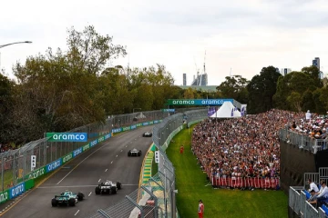 அவுஸ்திரேலிய வரலாற்றில் முதல் முறை.. 4 லட்சம் பார்வையாளர்கள் திரண்ட போட்டி!