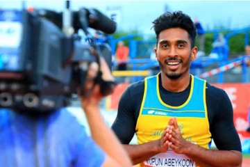 ලෝකයම හෙල්ලූ යුපුන් අබේකෝන් ගෙන් ලංකාව ගැන ආන්දෝලනාත්මක හෙළිදරව්වක්.(VIDEO)