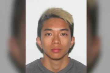 துப்புக்கொடுத்தால் 100,000 டொலர் சன்மானம்: இளைஞர் தொடர்பில் பொலிசார் அறிக்கை