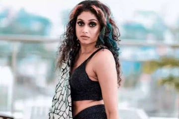 மேலாடை இல்லாமல் நகை வைத்து மறைத்து போட்டோ ஷுட் நடத்திய நாயகி- வைரலாகும் போட்டோ ஷுட்