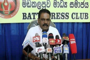 நாட்டின் பொருளாதார முடக்கத்தினால் கீழ் இறங்கியுள்ள ஜனாதிபதி - ஞா.சிறிநேசன்